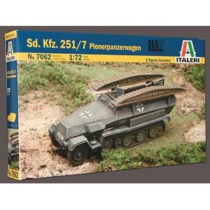 ITALERI 7062 1/72 WW II德國.陸軍 Sd.Kfz.251/7半履帶裝甲車